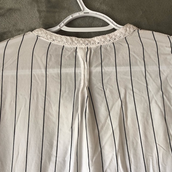 Bailey & Chloe Women Blouse Size M Stripes V Neck Roll tab Sleeve Flowy Summer - Picture 12 of 15